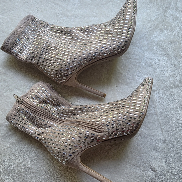 NEW Elegant Beige Stiletto Ankle Boots SIZE /7 shiny stones - Picture 4 of 12